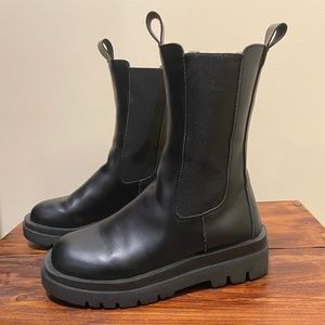Brand: No name / Size 39 but I’m a 8 and they fit just right / Color: black